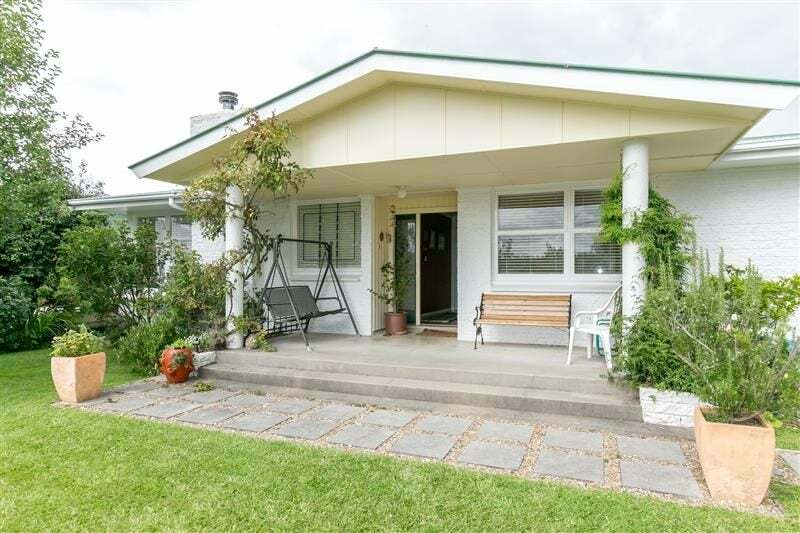 Charming, sunlit sanctuary nestled on a tranquil street