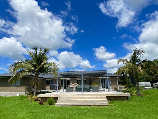 MODERN COMFORT  SUNNY OUTLOOK  QUIET KERIKERI LIVING