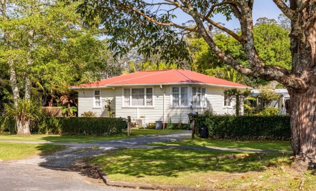 CHARACTER HOME IN CENTRAL KERIKERI – LAWNS INCLUDED