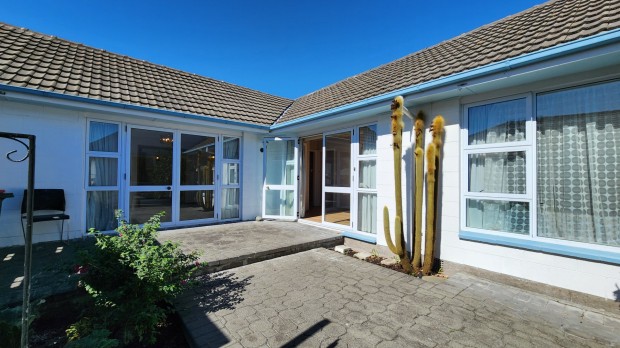 Spacious 4-Bedroom Family Living in Top School Zones