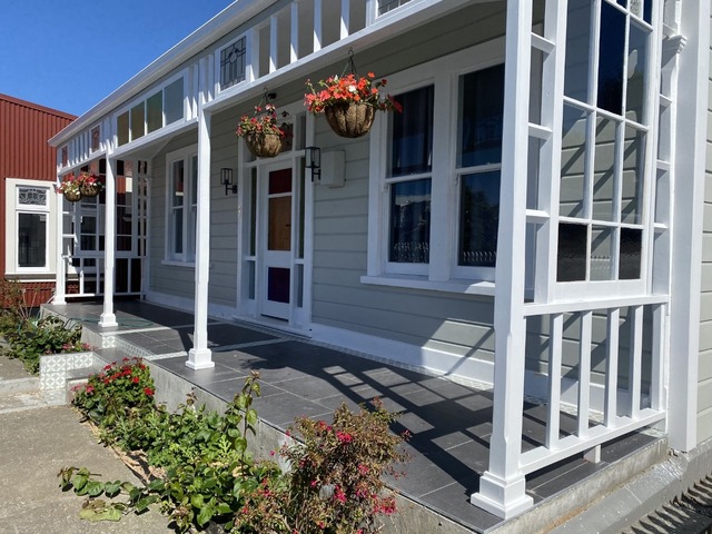Napier South - 5 Bedrooms 3 Bathrooms