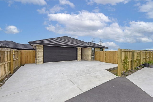 Sun-Soaked Family Retreat in Sought-After Yaldhurst