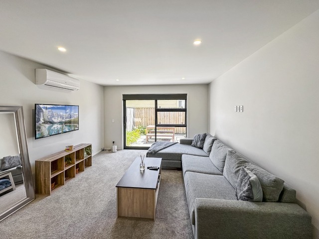 Ideal Epuni Townhouse Awaits!