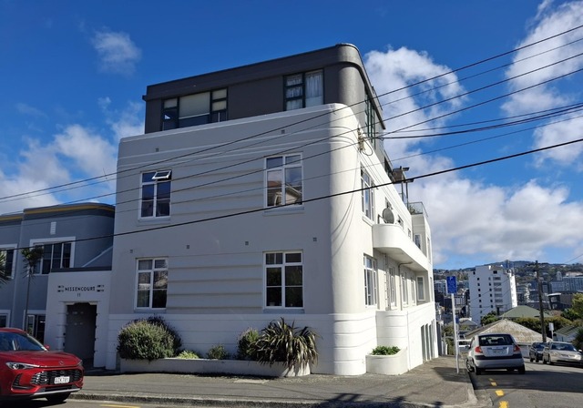 Art Deco Wonder
