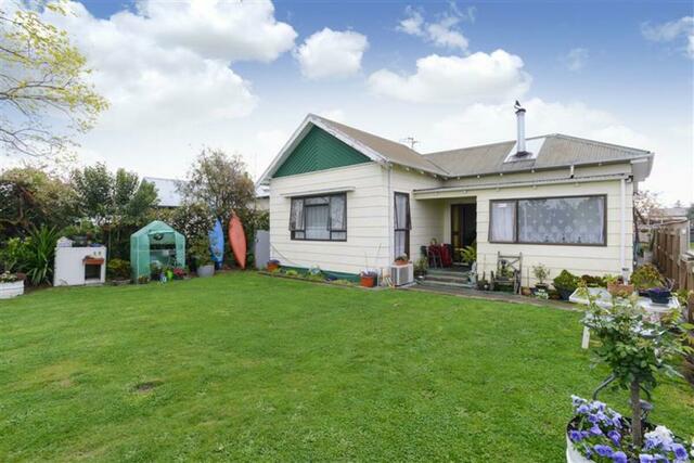 Family home in Mahora Available Mid July