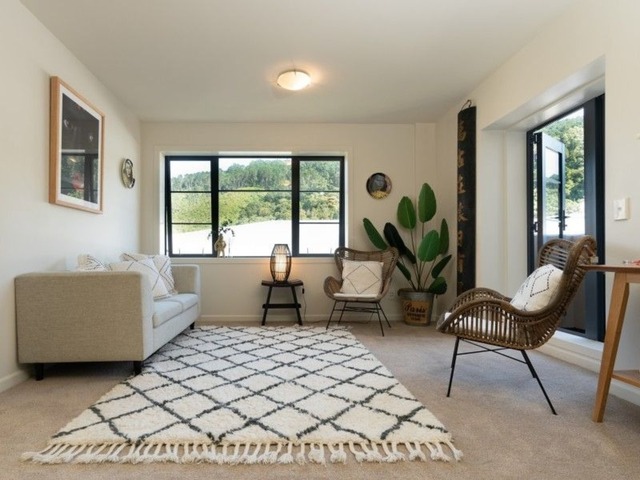 Sunny Top Floor Apartment For Rent
