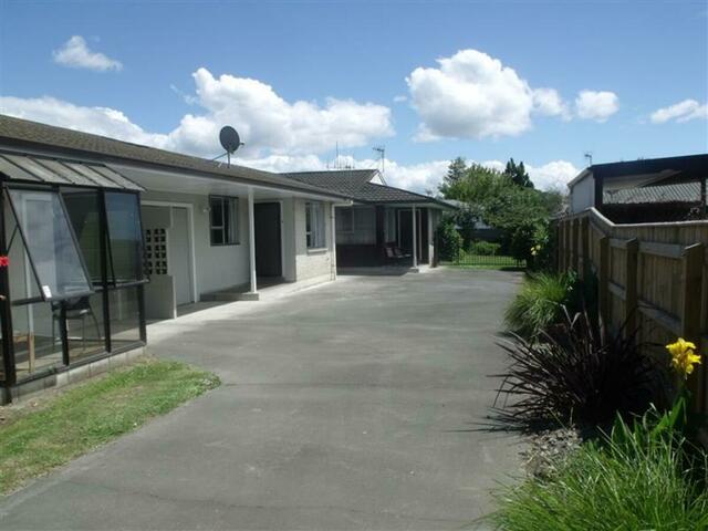 Wet Floor shower - Spacious and Tidy 2 bedroom unit.