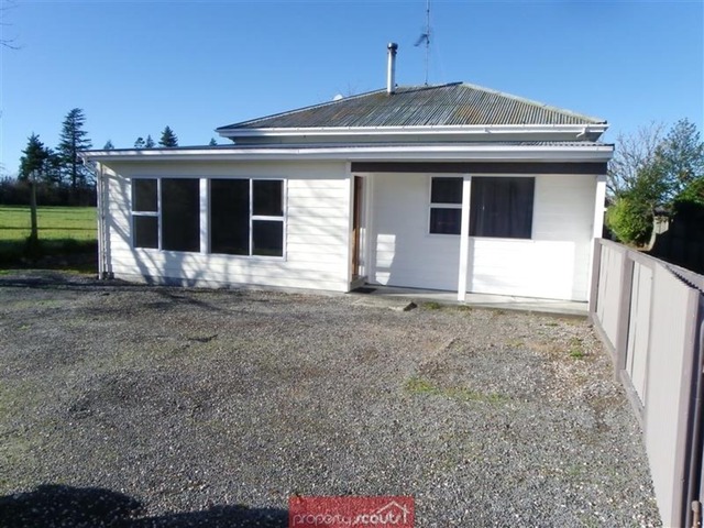 Fantastic Location - 4 Bedroom Family Home