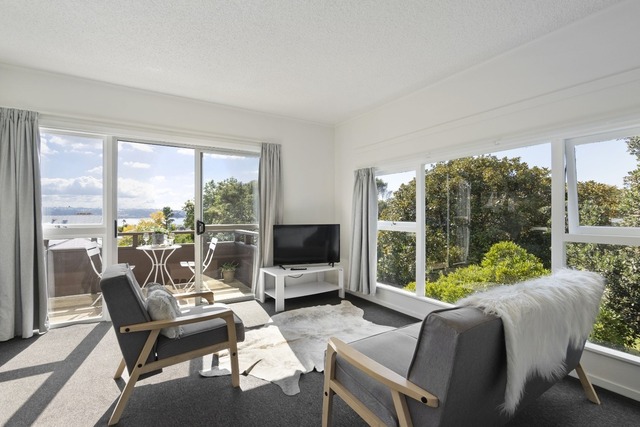 Fully Furnished Studio Unit in Stunning Location