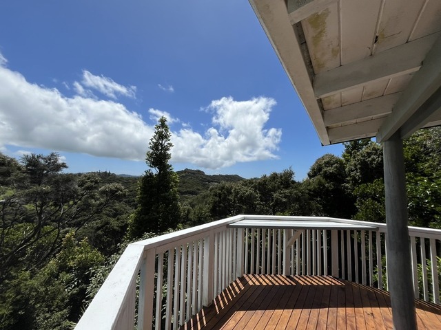 FULLY FURNISHED RETREAT WITH STUNNING DOVES BAY VIEWS