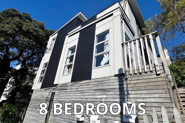 Huge 8-Bedroom City Flat  Unbeatable Location on The Terrace