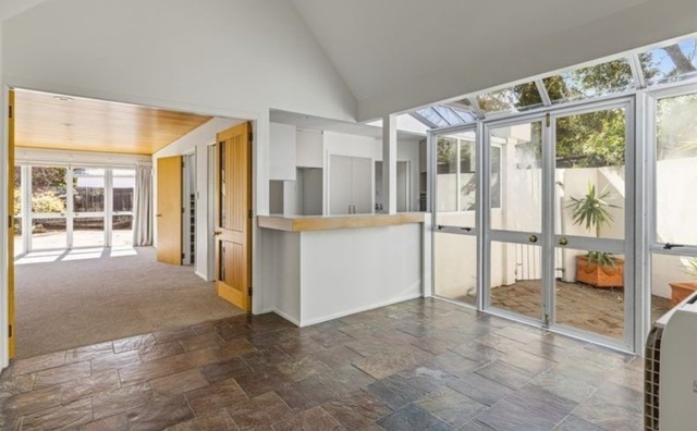 Secluded in Merivale