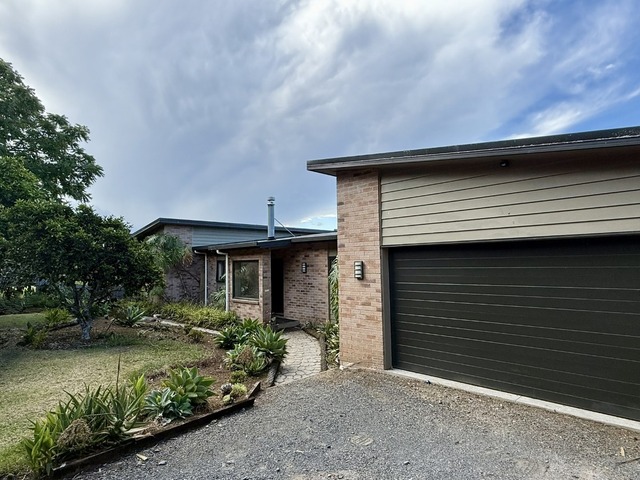 3 BEDROOMS + GENEROUS OFFICE / 4TH BEDROOM  FAMILY-FRIENDLY CUL-DE-SAC