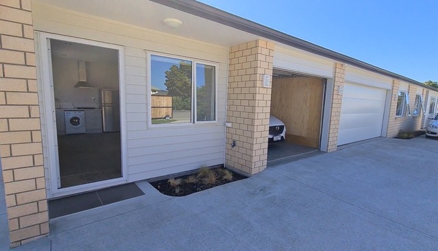 2 Bedroom in Rosehill