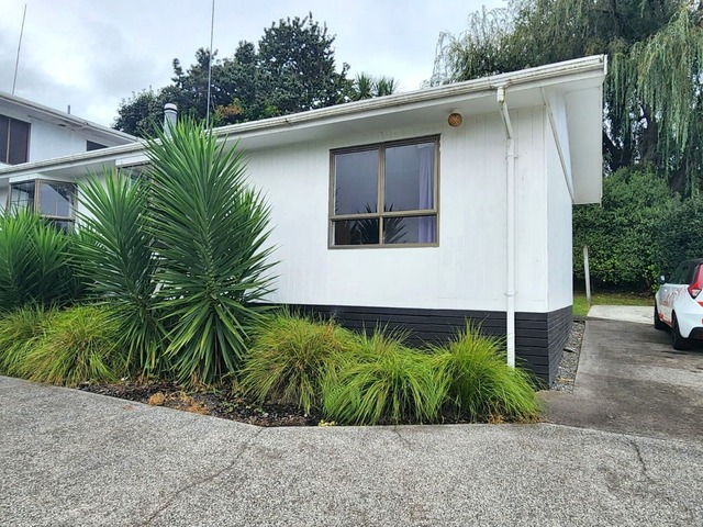 Plummers Point Living