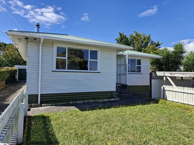 Solid three-bedroom in Spotswood