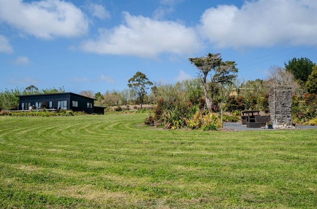 RURAL LIFESTYLE RETREAT – LAWNS INCLUDED – PEACE, PRIVACY & SPACE