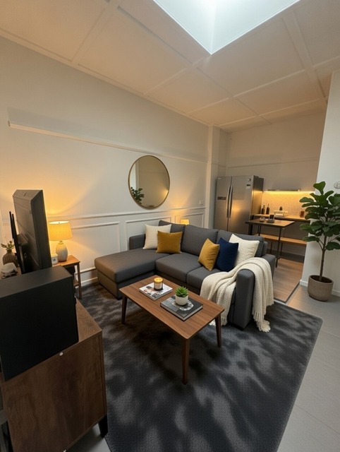 Unique Central Living – 2 Bedroom Apartment Above Café  Dominion Rd