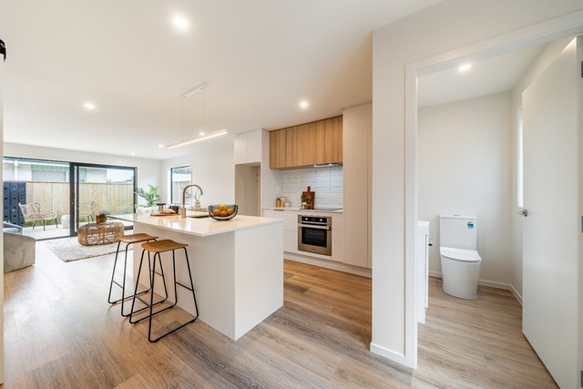 High quality, Hutt Central