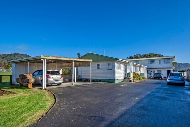 2 bed unit Kamo central