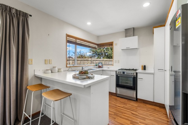 Spacious 3 Bedroom Home in Quiet Back Section – Burnside High Zone