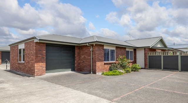 Low-Maintenance Townhouse in Prime Kuripuni Location