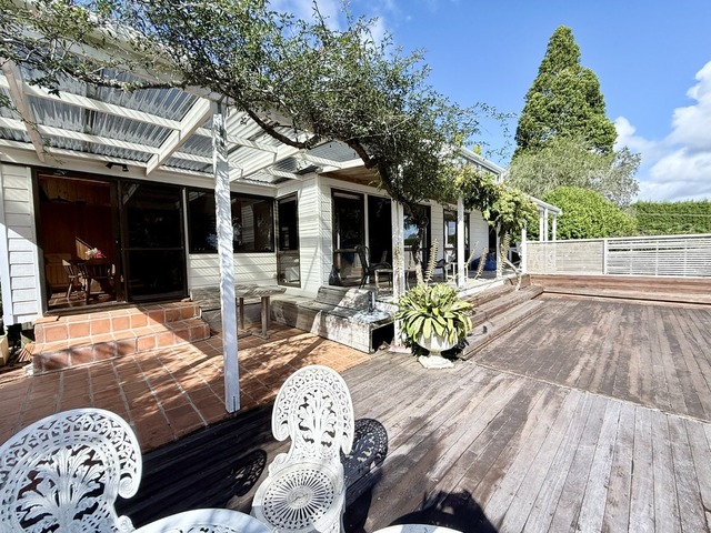 FULLY FURNISHED LOCKWOOD RETREAT – SHORT TERM 6 MONTHS