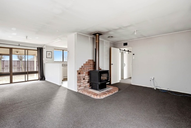 Spacious 3 Bedroom, 2 Bathroom Home