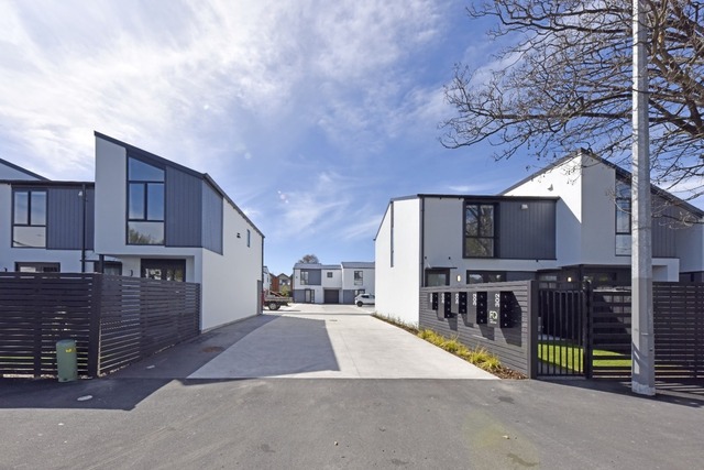 Stylish Townhouse Just Minutes from the CBD