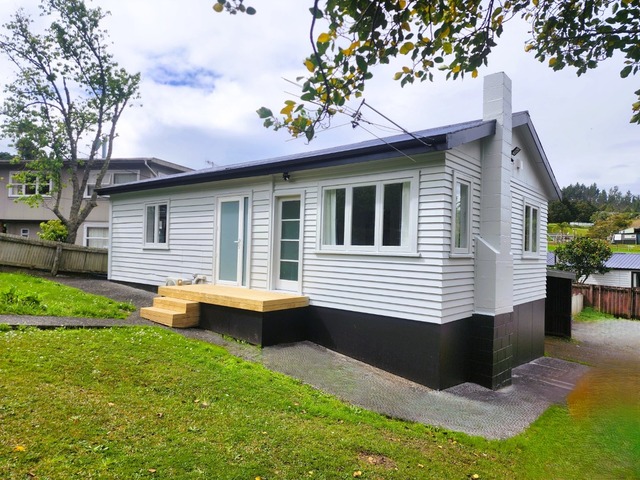 Snake Hill Road – Fully Renovated 4-Bedroom Home