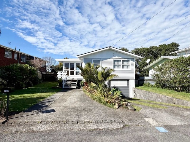 Spacious Sunny 3-Bedroom Home – Highlands Intermediate Zone, Rumpus & Garage