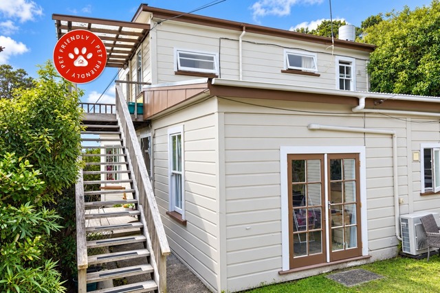 Sunny Brooklyn Flat  Harbour Views & City Convenience