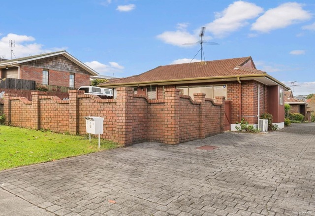 ROCK IT, IN HOWICK VILLAGE!