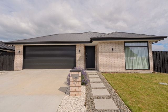 Luxurious High-Spec 4-Bedroom ready to move in before Christmas