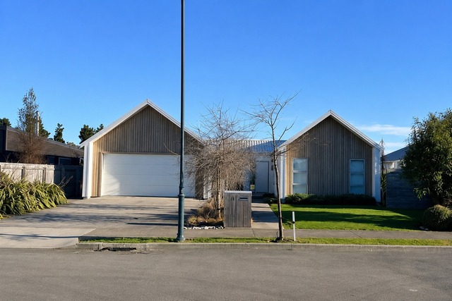 Modern 4 Bedroom Family Home